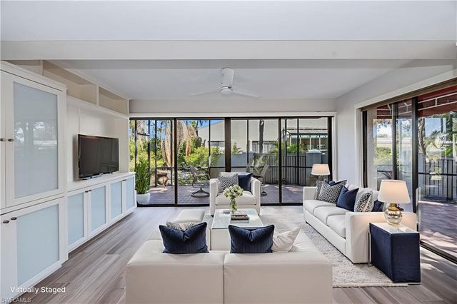 121 Bears Paw TRL, Naples, FL 34105