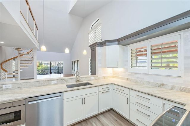 121 Bears Paw TRL, Naples, FL 34105