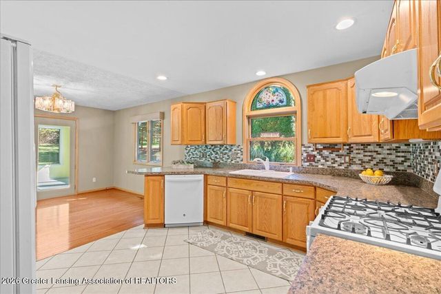 519 Looking Glass Glen Drive, Dewitt, MI 48820