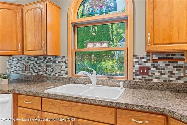 519 Looking Glass Glen Drive, Dewitt, MI 48820