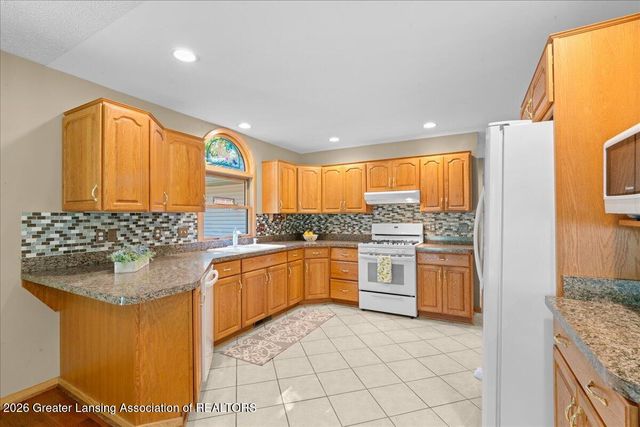 519 Looking Glass Glen Drive, Dewitt, MI 48820