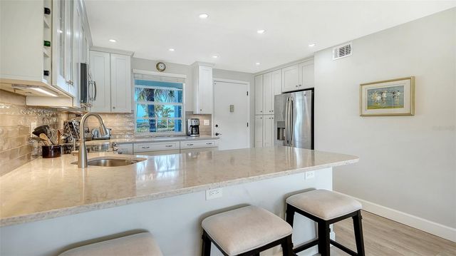 4370 CHATHAM DRIVE 204, Longboat Key, FL 34228
