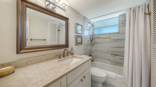 4370 CHATHAM DRIVE 204, Longboat Key, FL 34228