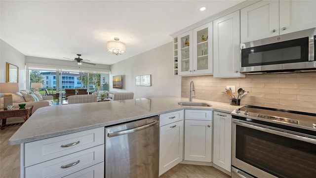4370 CHATHAM DRIVE 204, Longboat Key, FL 34228