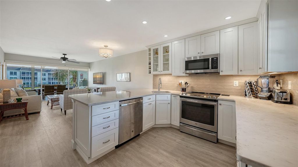 4370 CHATHAM DRIVE 204, Longboat Key, FL 34228