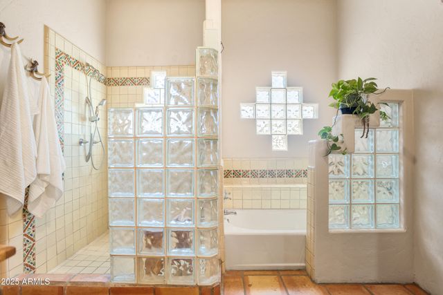 5676 S MIR Way, Hereford, AZ 85615