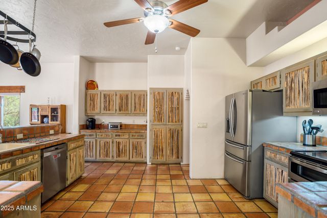 5676 S MIR Way, Hereford, AZ 85615