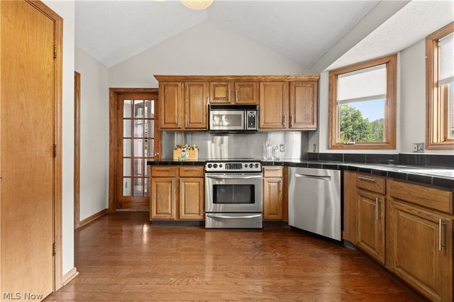 1919 Wendover Circle NE, North Canton, OH 44720