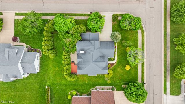 1919 Wendover Circle NE, North Canton, OH 44720