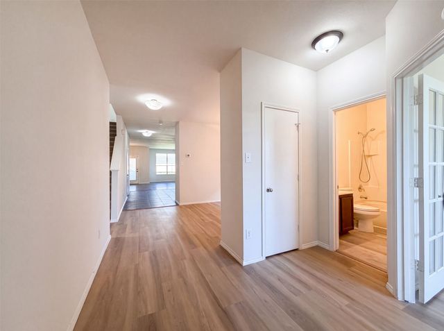 1411 Niagara Falls Court, Arlington, TX 76002