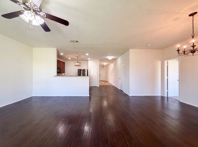 1411 Niagara Falls Court, Arlington, TX 76002
