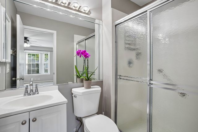 5 Aberdeen Court V1, Schaumburg, IL 60194