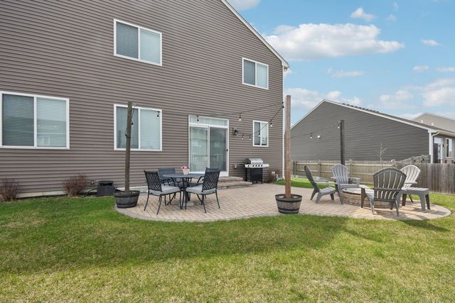 364 Hemlock Lane, Oswego, IL 60543