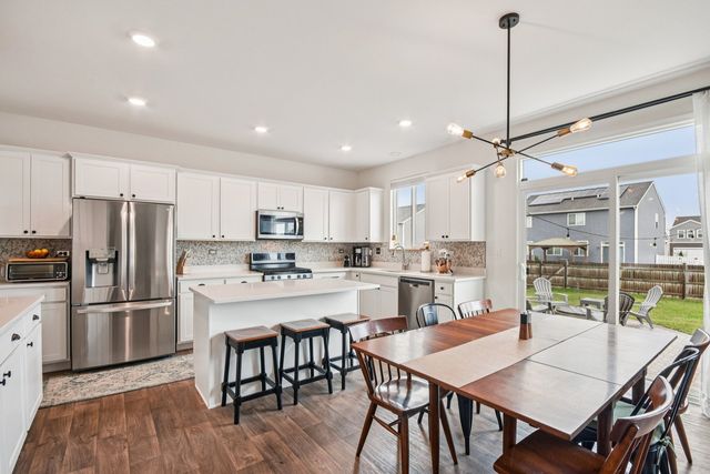 364 Hemlock Lane, Oswego, IL 60543