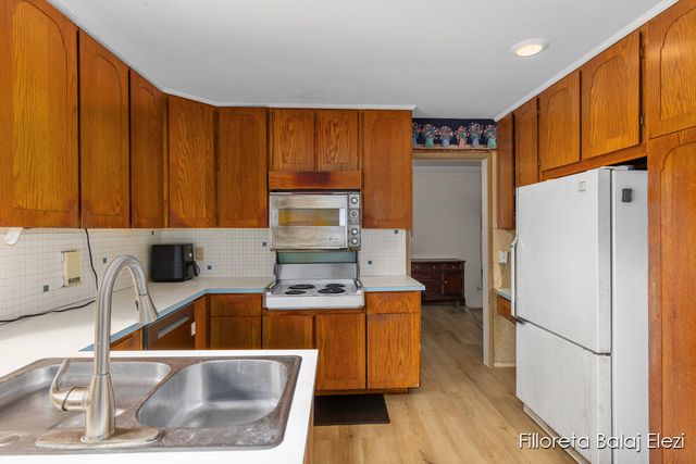 421 Sunview Avenue, Portage, MI 49002