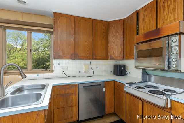 421 Sunview Avenue, Portage, MI 49002