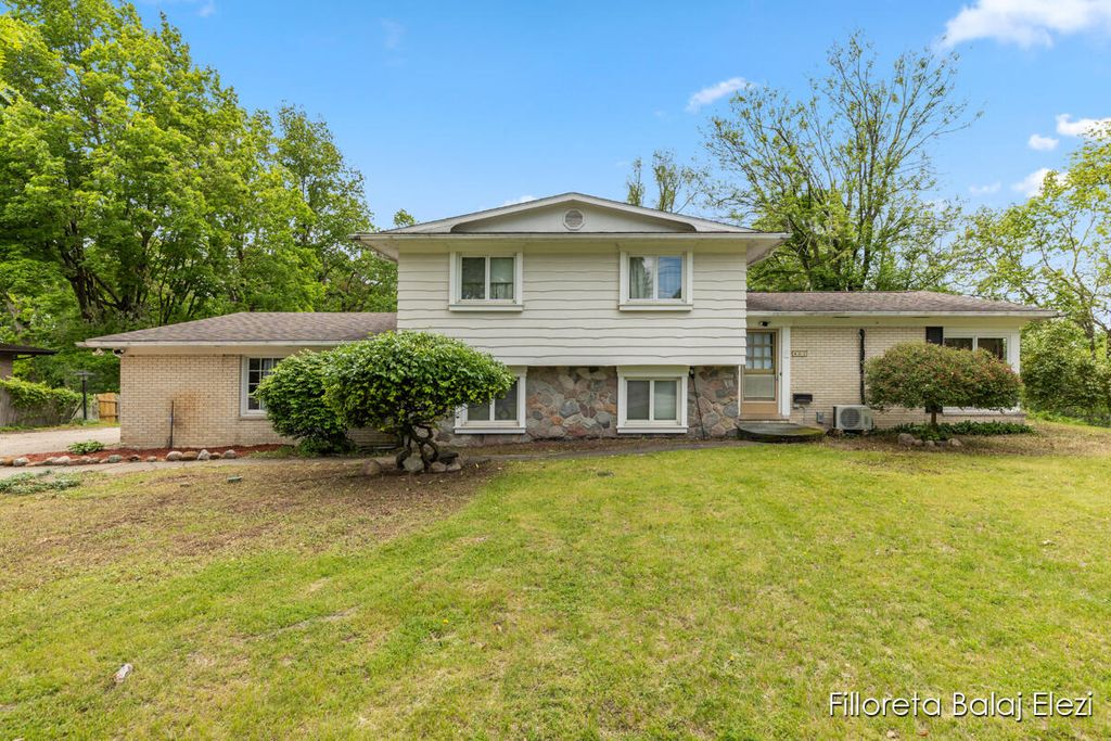 421 Sunview Avenue, Portage, MI 49002