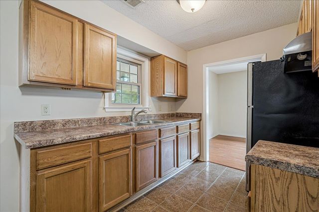 3643 W BIG BEND DR, Memphis, TN 38116