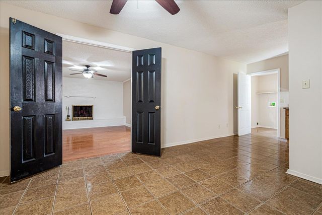 3643 W BIG BEND DR, Memphis, TN 38116