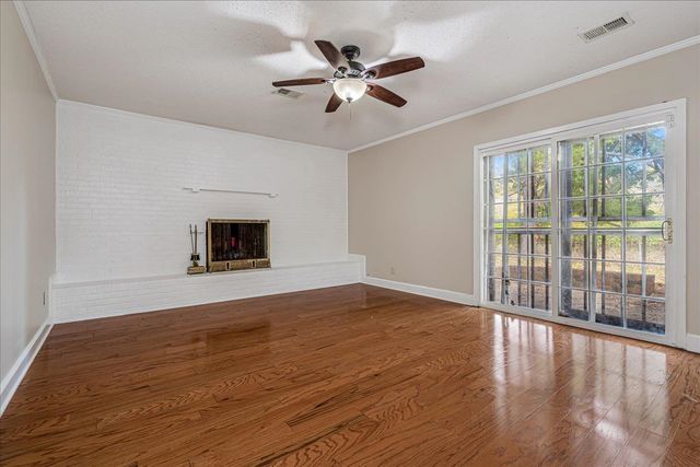 3643 W BIG BEND DR, Memphis, TN 38116