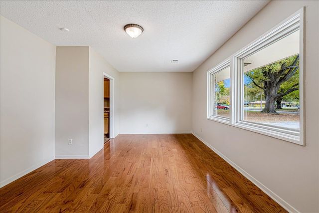 3643 W BIG BEND DR, Memphis, TN 38116