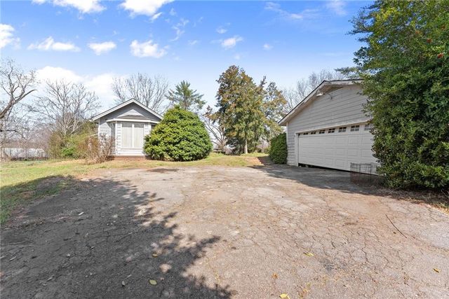 111 Skitts Mountain Road, Cleveland, GA 30528