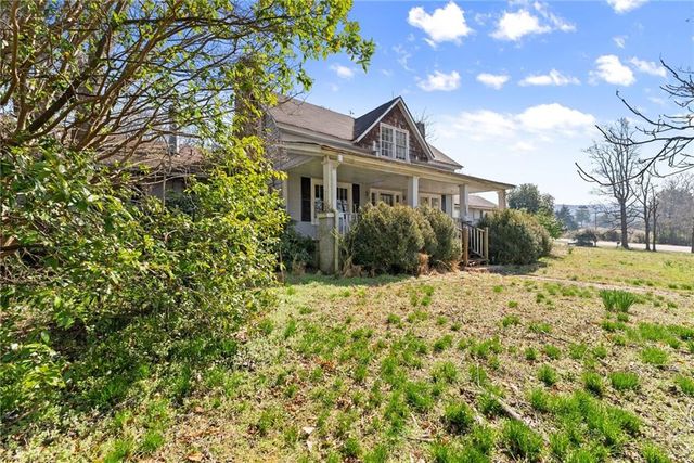 111 Skitts Mountain Road, Cleveland, GA 30528