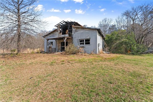 111 Skitts Mountain Road, Cleveland, GA 30528