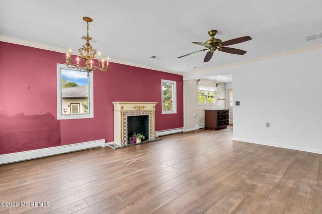 75 Columbine Circle, Toms River, NJ 08755