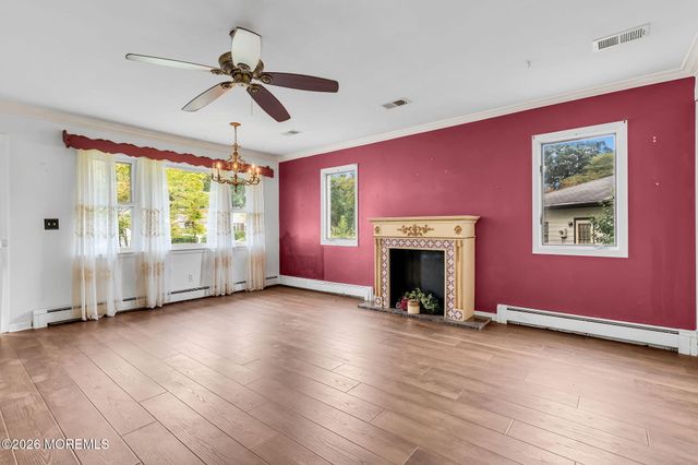 75 Columbine Circle, Toms River, NJ 08755