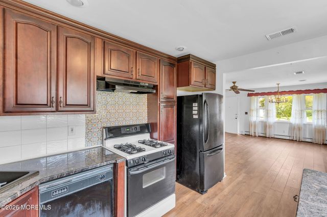 75 Columbine Circle, Toms River, NJ 08755