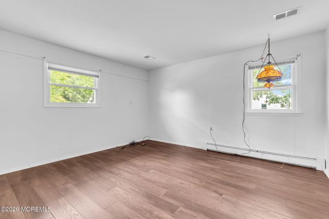 75 Columbine Circle, Toms River, NJ 08755