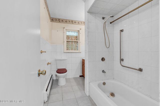 75 Columbine Circle, Toms River, NJ 08755