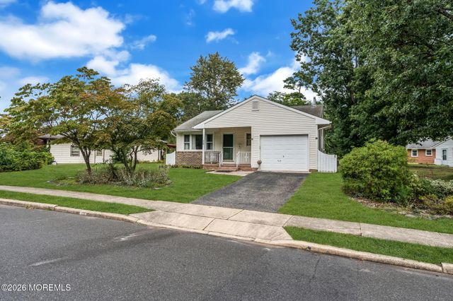 75 Columbine Circle, Toms River, NJ 08755