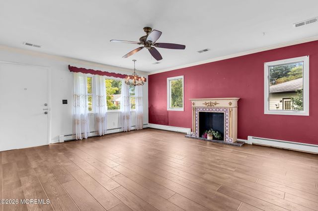 75 Columbine Circle, Toms River, NJ 08755