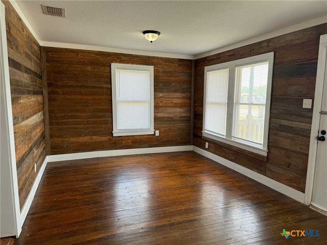3851 Hermosa Drive, Kingsland, TX 78639