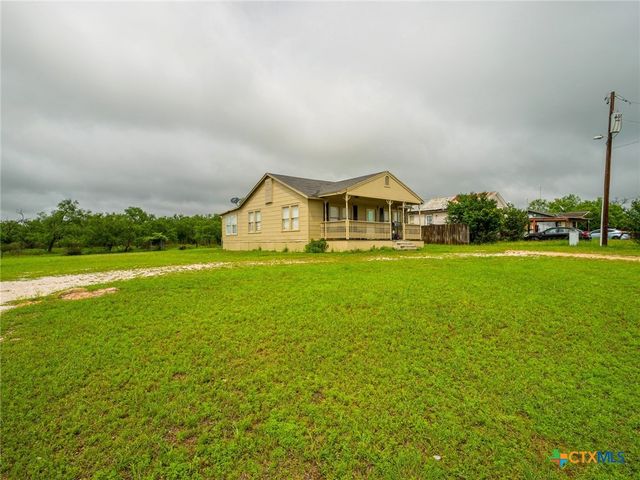 3851 Hermosa Drive, Kingsland, TX 78639