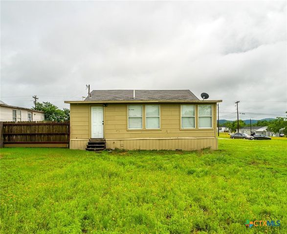 3851 Hermosa Drive, Kingsland, TX 78639