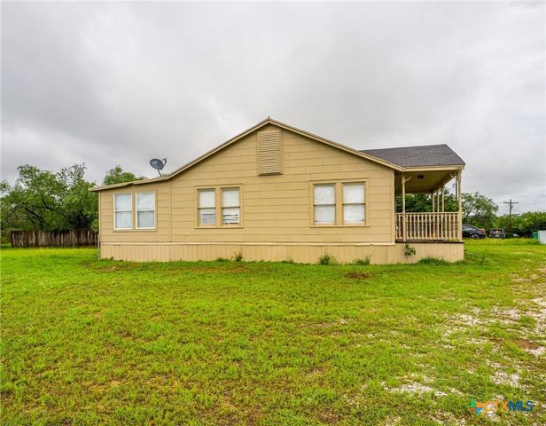 3851 Hermosa Drive, Kingsland, TX 78639