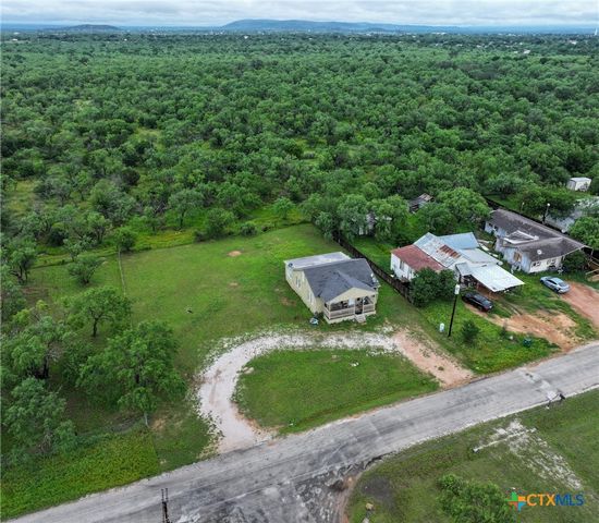 3851 Hermosa Drive, Kingsland, TX 78639