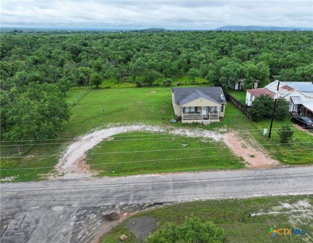 3851 Hermosa Drive, Kingsland, TX 78639