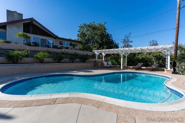 732 Hamilton Lane, Fallbrook, CA 92028