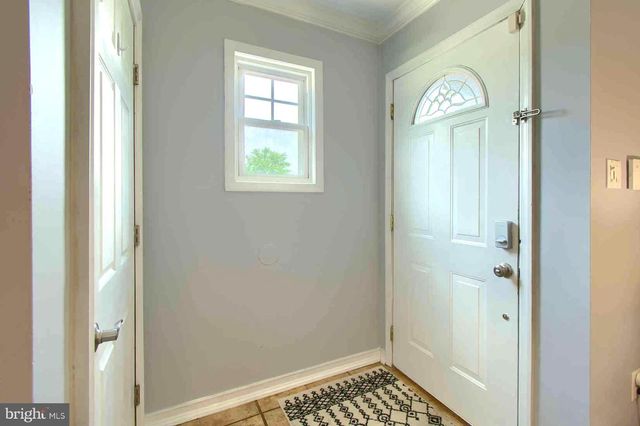 5 FOSTERTOWN LN, Mullica Hill, NJ 08062