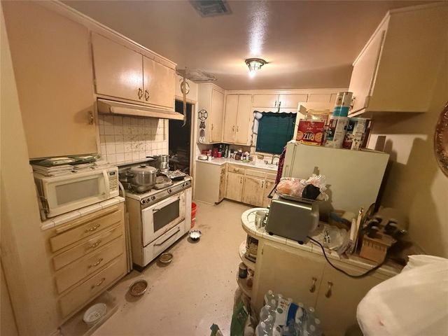 4416 NW 16th Place, Oklahoma City, OK 73107