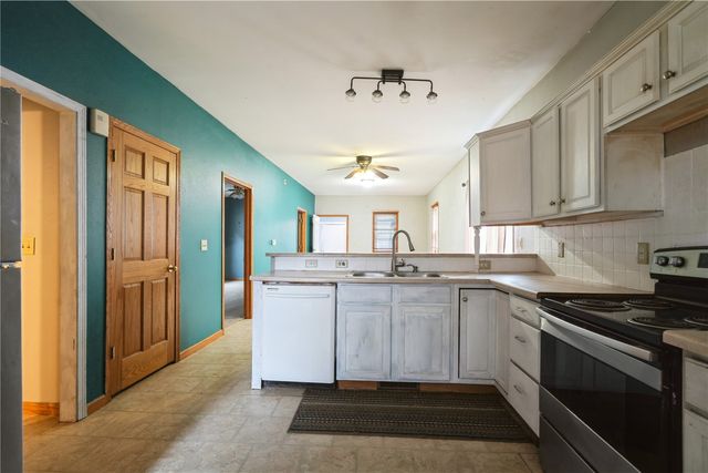 916 9th Street SW, Cedar Rapids, IA 52404