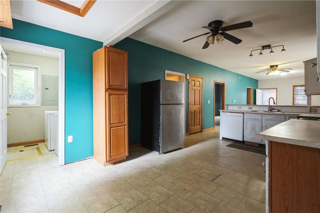 916 9th Street SW, Cedar Rapids, IA 52404