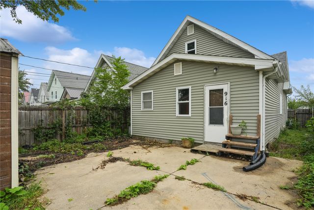 916 9th Street SW, Cedar Rapids, IA 52404
