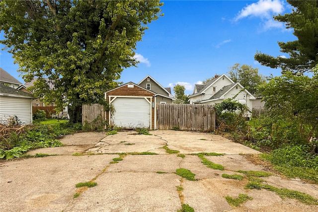 916 9th Street SW, Cedar Rapids, IA 52404