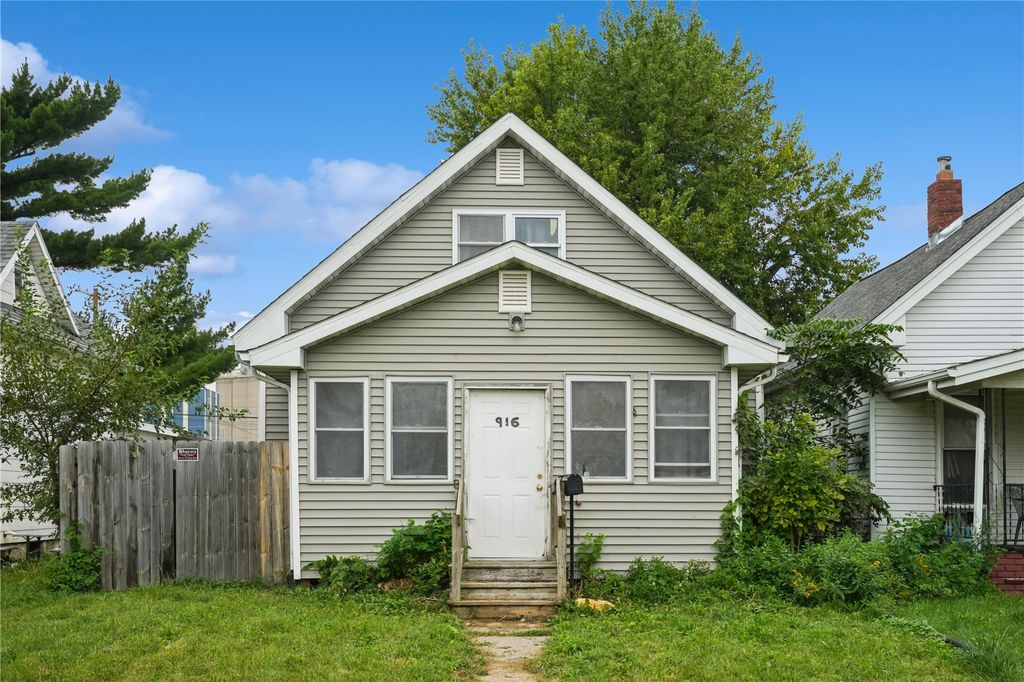 916 9th Street SW, Cedar Rapids, IA 52404