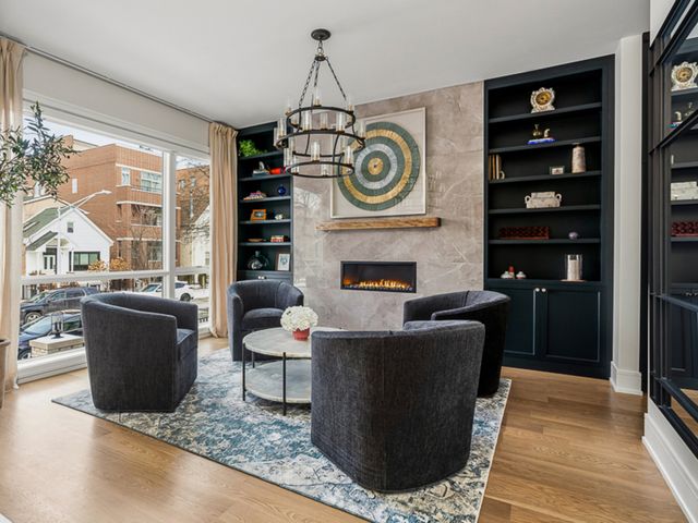 2227 W Huron Street, Chicago, IL 60612